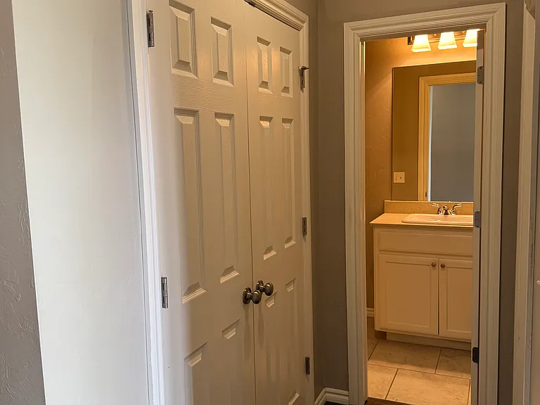 786 SW 13th St — Photo 13