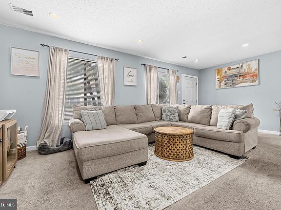 2nd image of 2555 Fox Ridge Ct