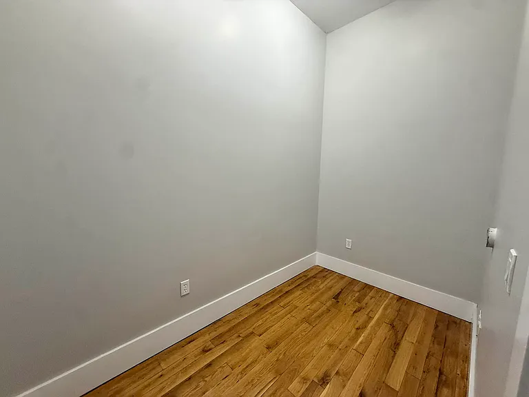 70 Kosciuszko St #1B — Photo 8