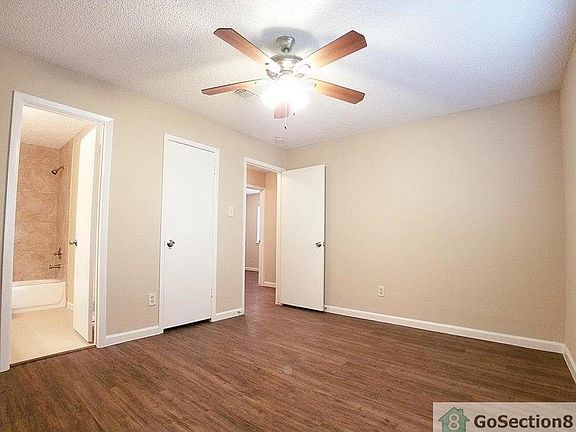 5th image of 11215 Pender Ln