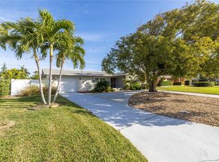 109 24th St, Belleair Beach, FL 33786