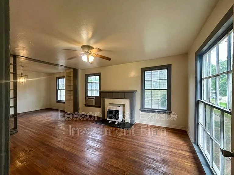 3407 Lillian St — Photo 5