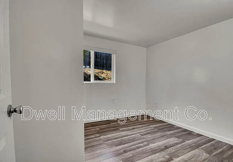 9105 Rosedale Dr — Photo 14