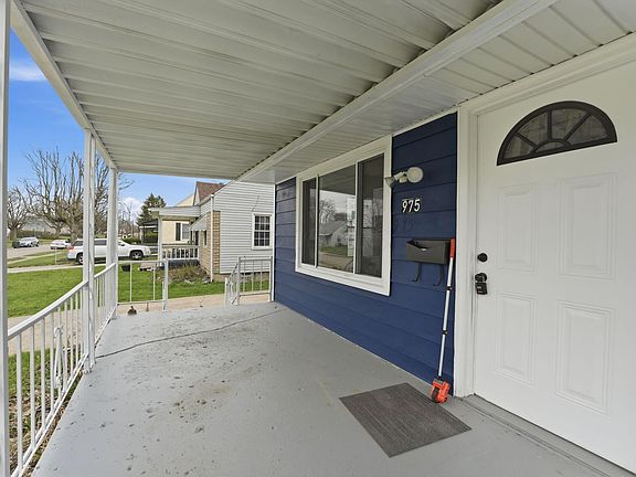 5th image of 975 22nd Ave