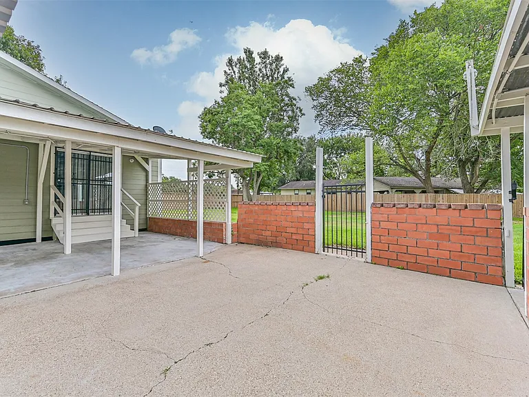 5220 Krueger Dr — Photo 16