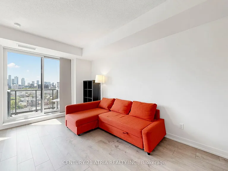 297 College St #910 — Photo 10