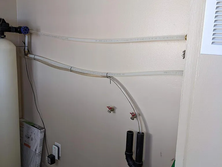Washer and Dryer hookups, Utility Room