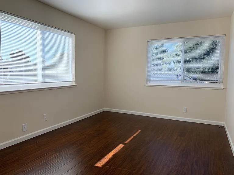 221 N Ellsworth Ave #4 — Photo 10