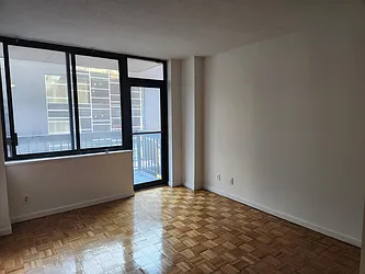Rented by R New York