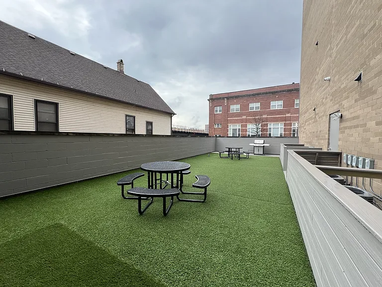 HIGHPOINT Lakeview on Sheffield — Photo 15