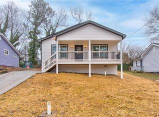 1054 Cloverdale St SE, Gainesville, GA 30501