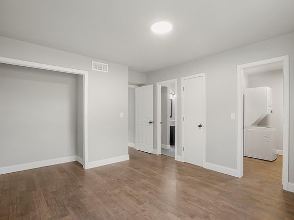 5th image of 2523 E 10th St #2