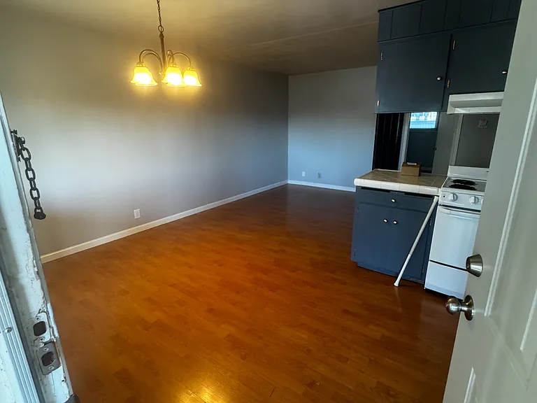 508 S School St #AG — Photo 10