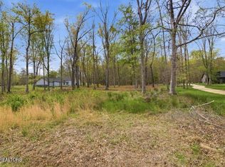 Peaceful Pt, Dandridge, TN 37725
