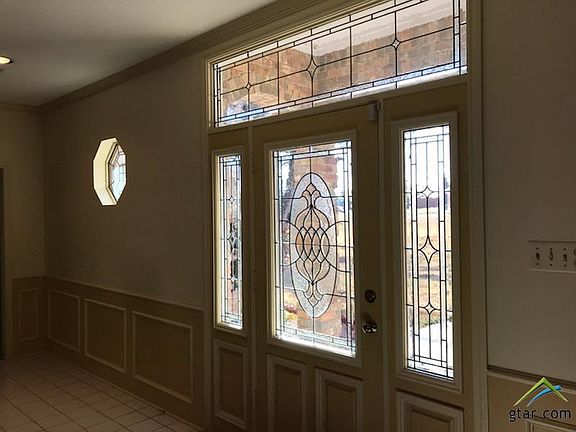 2nd image of 1115 Choctaw St