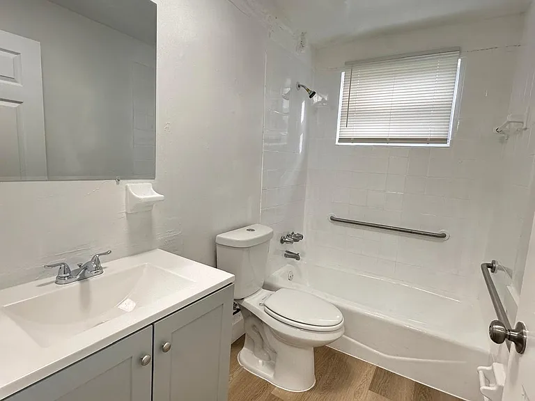 7720 N Miami Ave #104 — Photo 5