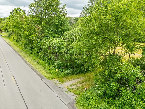 3rd image of 894 Ladue Rd Lot 21