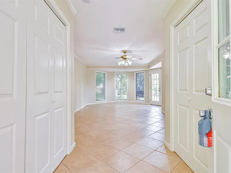 108 Dolphin Ave — Photo 5