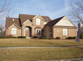 423 Robert Ct, Canton, MI 48188