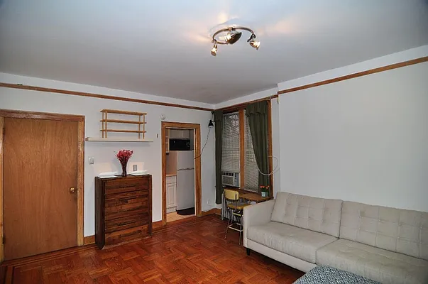 Rented by CENTURY 21 Sunny Gardens Realty, Inc. | media 10