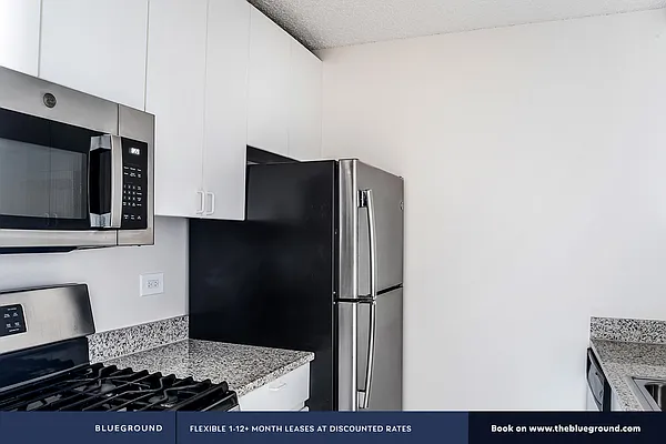 Rented by The Blueground | media 22