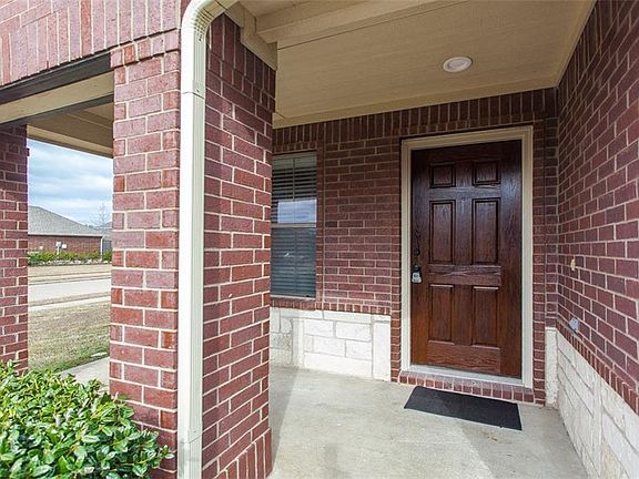 3rd image of 201 Cliffbrook Dr