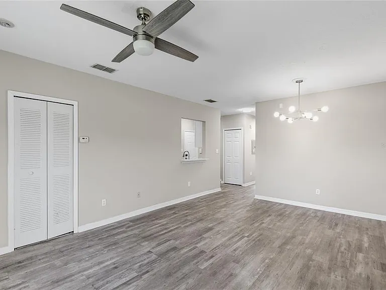 522 Villa Del Sol Cir #201 — Photo 6