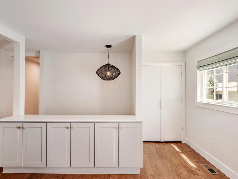 2545 S Filmore St E — Photo 13