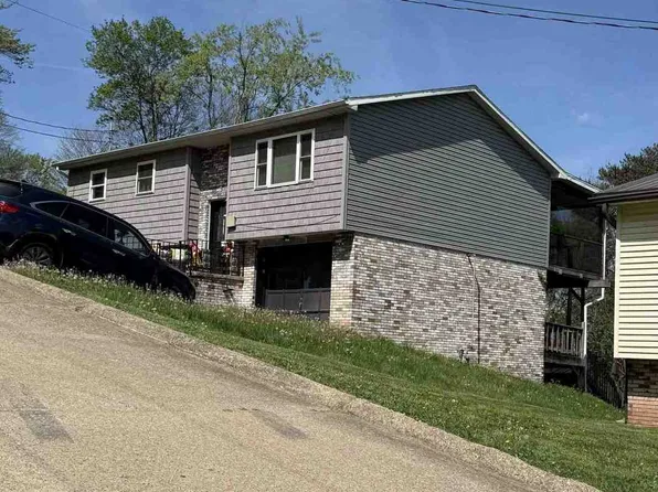 38 Southmoor Hts, Parkersburg, WV 26101