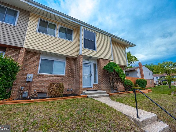 2nd image of 9934 Shoshone Way