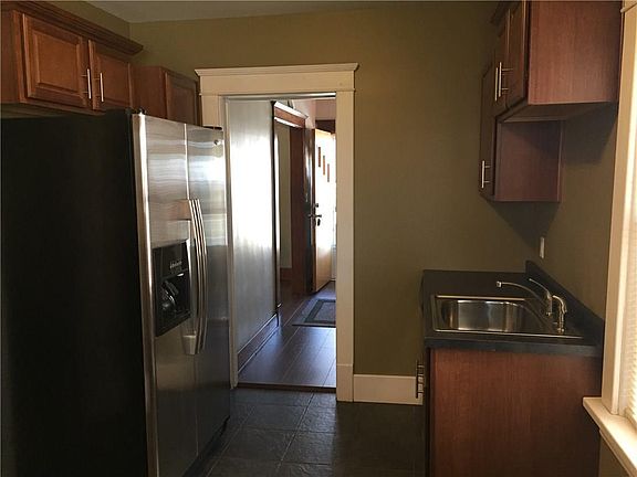 5th image of 1125 E 28th St