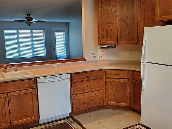 3rd image of 511 River Bend Ct #511