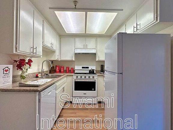 5th image of 14323 Cerise Ave #17