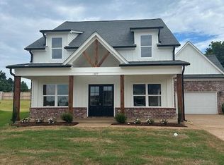 6039 Hickory Point Dr, Walls, MS 38680