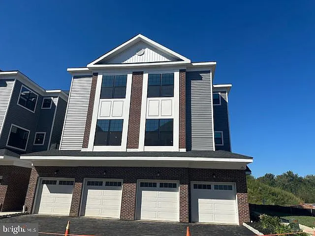 2 bed, 3.0 bath, 1510 sqft, $3,900 — Photo 4
