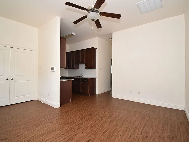 2408-2464 W Barnett Springs Ave — Photo 7
