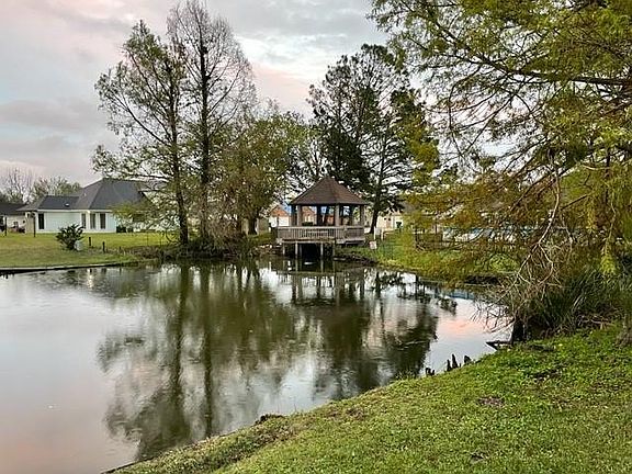 3rd image of 20 Sandpiper Dr
