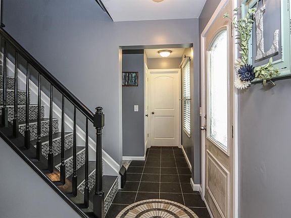 5th image of 246 N Beaulieu St
