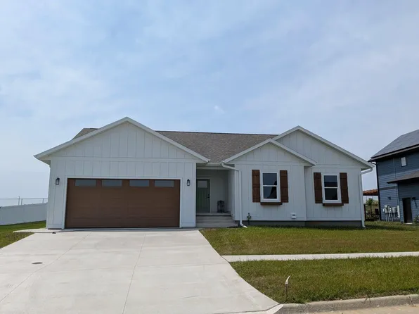 553 Massman Dr, Decorah, IA 52101