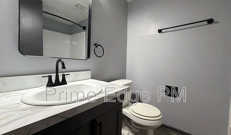 1121 N 28th St #4 — Photo 9