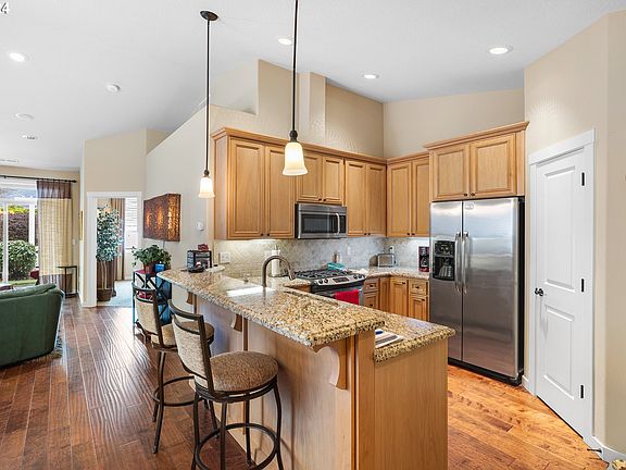 4th image of 7008 NE 56th St