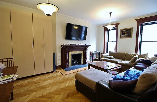 Rented by Julianna Realty Corp | media 50
