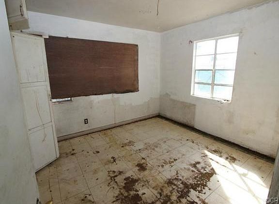5th image of 4343 W 178th St