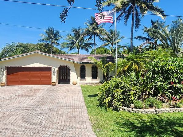 134 E Palm Dr