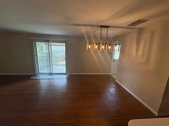 5th image of 1001 Heathwood Dr