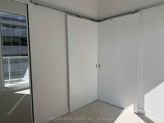 3rd image of 230 Simcoe St #1226