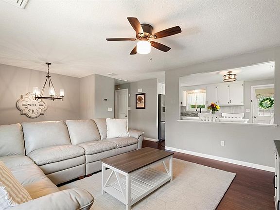 5th image of 133 Willowdale Rd