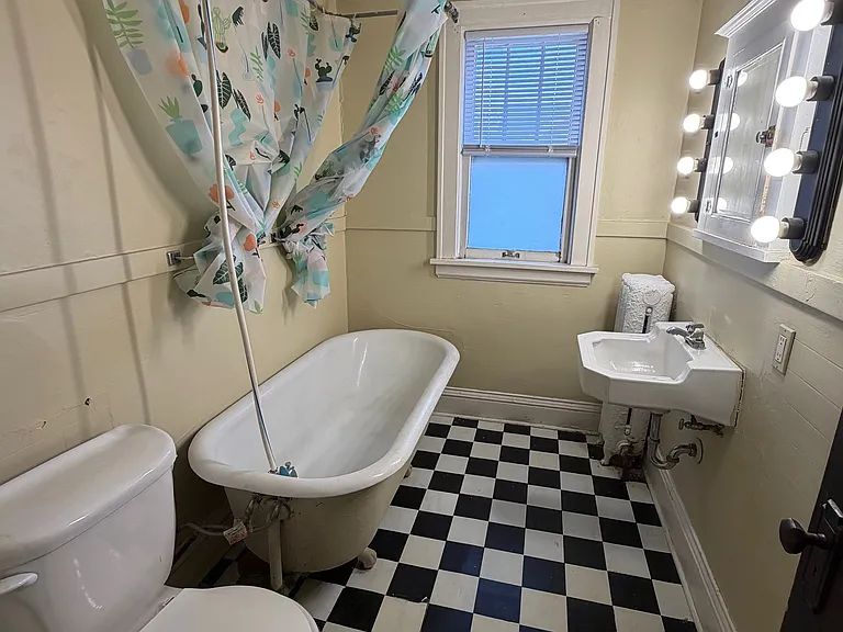 517 Asbury St #10 — Photo 7