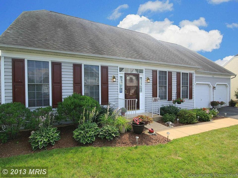 1st image of 2584 Bear Den Rd