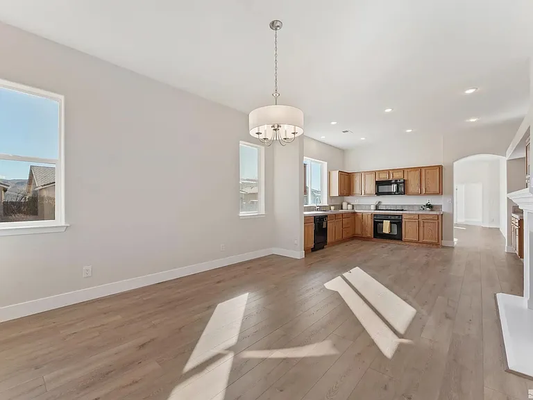1058 Chip Ct — Photo 7